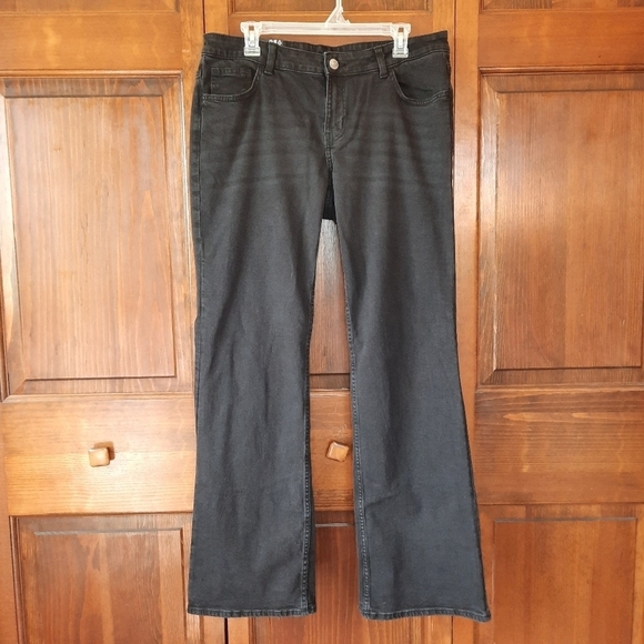 🛍NWT H&M Divided Low-waist Flare black denim jeans size 14 - Picture 1 of 11